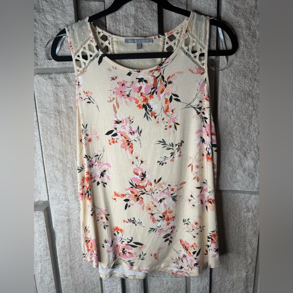 Danielrainn- yellow flower design tank.